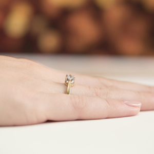 Zaręczynowy pierścionek z Brylantem 0,25ct ze złota próby 585. W-0408