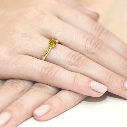 Pierścionek z Cytrynem 0,50ct i Brylantami - złoto próby 585. W-0074C