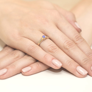 Pierścionek z Tanzanitem 0,35ct ze złota próby 585. W-0016TA