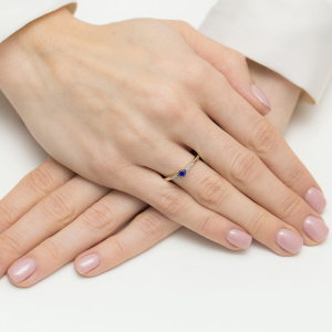 Pierścionek z Szafirem 0,30ct i Diamentami ze złota próby 585. W-0466SZ