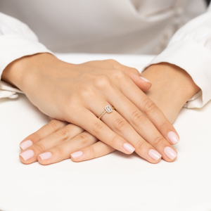 Pierścionek z Brylantami 0,17ct ze złota próby 585. W-0707