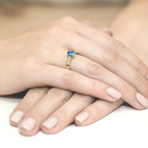 Pierścionek Zaręczynowy z Topazem 0,65ct i Brylantami złoto próby 585. W-0078T