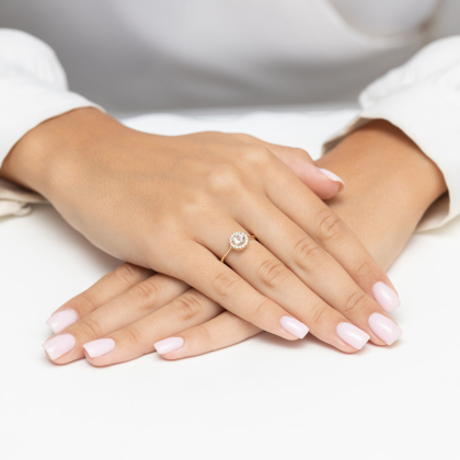 Pierścionek z Morganitem 0,40ct i Diamentami ze złota próby 585. W-0572MO